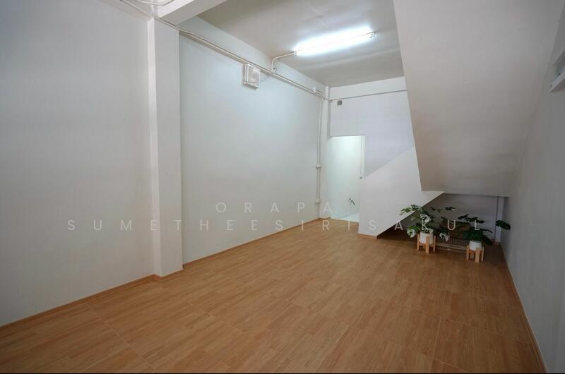 For Sale - 3-BR Townhouse, Bangkok