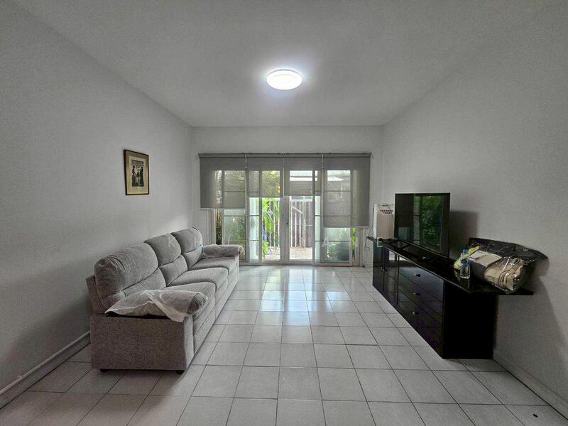 Townhouse for rent near Lotus Sukhumvit 50 (SPSJP119), Bangkok, ซอย สุขุมวิท 54, Bang Chak, Phra Khanong, Bangkok, 4 Bedrooms, 185 sqm, Townhouse For Rent, by Khun Jane, 500140552 - DDproperty.com