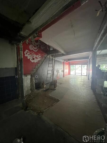 ให้เช่า - For rent Shophouse 180sqm in Khlong Tan, Khlong Toei BTS Phrom Phong HRE00206, กรุงเทพ