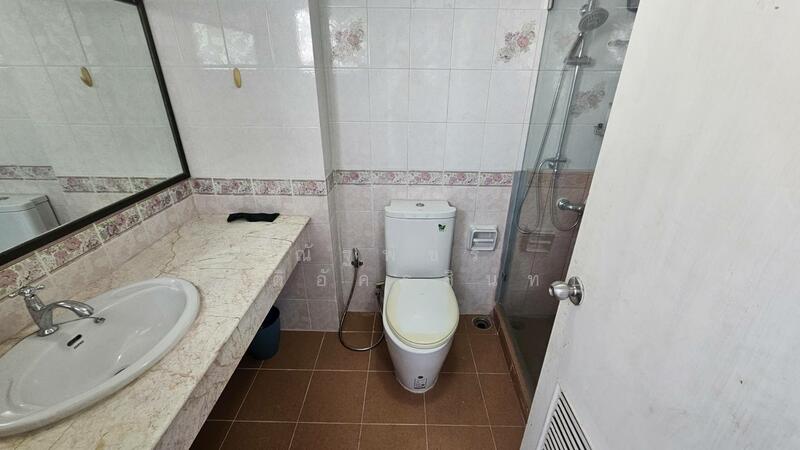 ขาย - Sathon Suites : คอนโด สาทรสวีท, กรุงเทพ