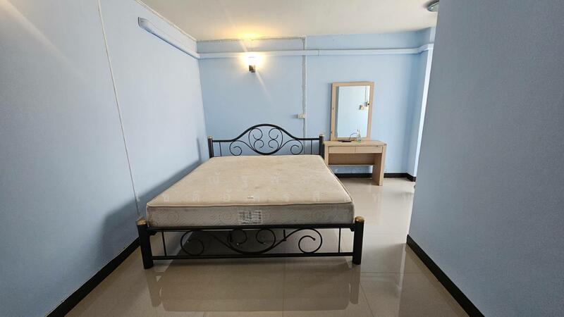 ขาย - Sathon Suites : คอนโด สาทรสวีท, กรุงเทพ