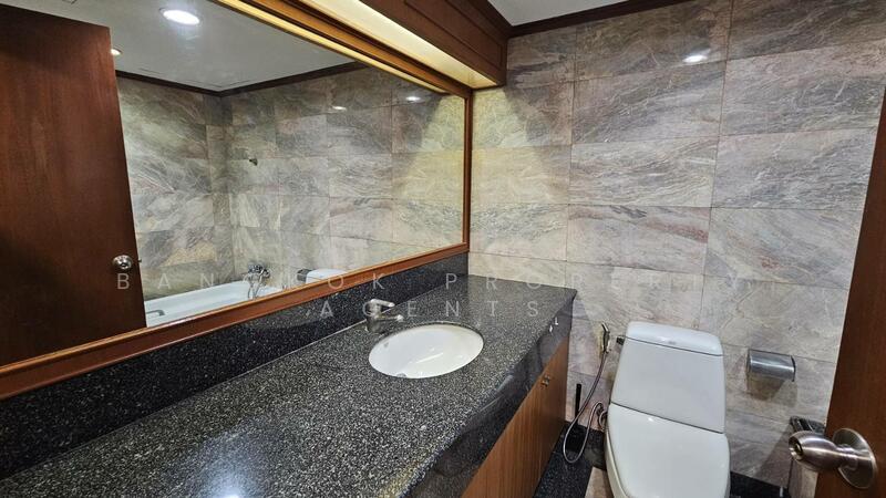 Lake Avenue Sukhumvit 16, Bangkok, Soi Sammitr Sukhumvit Road, Khlong Tan Nua, Watthana, Bangkok, 2 Bedrooms, 126 sqm, Condo For Rent, by BANGKOK PROPERTY AGENTS, 500140767 - DDproperty.com