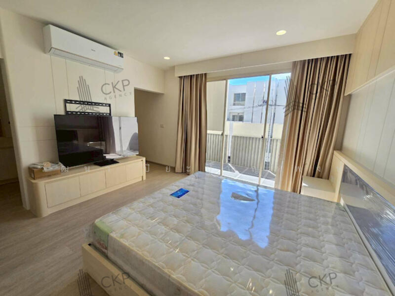 Nue Verse Krungthep Kreetha : นิว เวิร์ส กรุงเทพกรีฑา, กรุงเทพ, ถนนศรีนครินทร์-ร่มเกล้า, สะพานสูง, สะพานสูง, กรุงเทพ, 112 ตร.ม., ทาวน์เฮ้าส์ ให้เช่า, โดย วัฒนา ปิยะปัญญาพงษ์, 500140786 - DDproperty.com