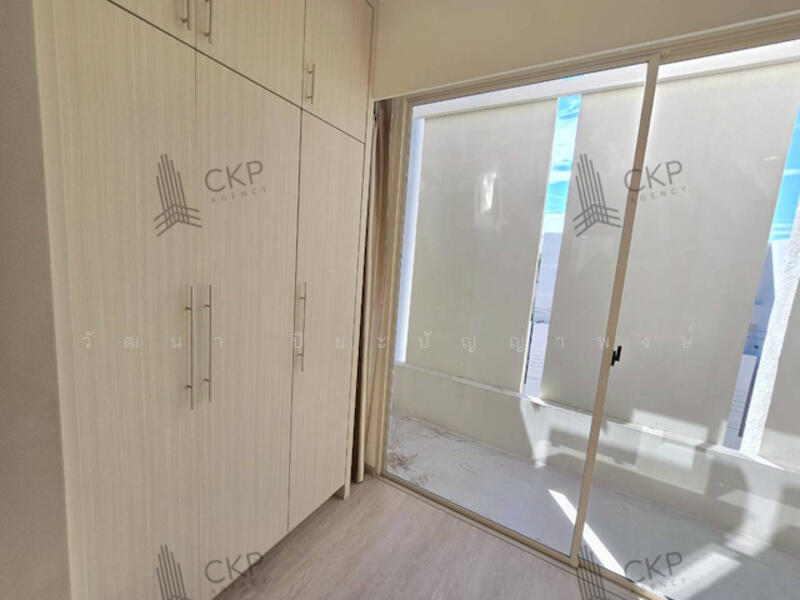 Nue Verse Krungthep Kreetha : นิว เวิร์ส กรุงเทพกรีฑา, กรุงเทพ, ถนนศรีนครินทร์-ร่มเกล้า, สะพานสูง, สะพานสูง, กรุงเทพ, 112 ตร.ม., ทาวน์เฮ้าส์ ให้เช่า, โดย วัฒนา ปิยะปัญญาพงษ์, 500140786 - DDproperty.com