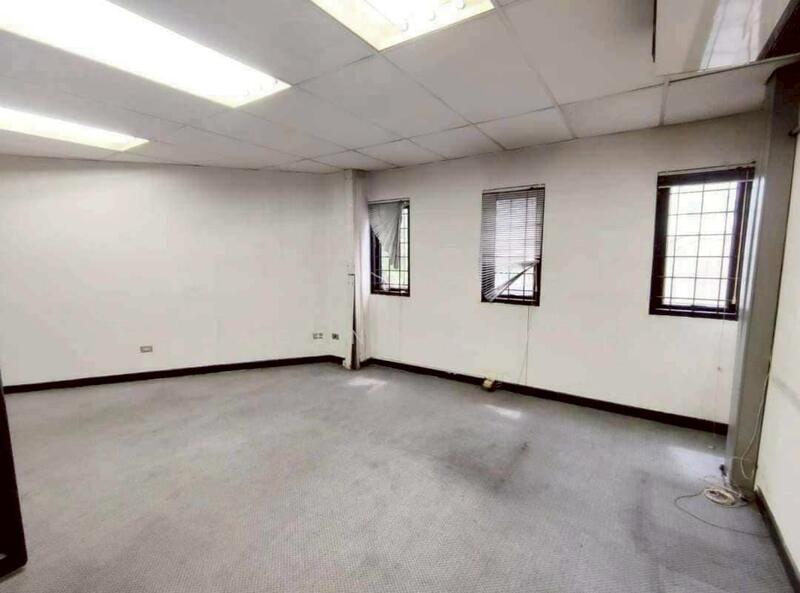 For Rent - Office space for rent on Rama IV Road, near MRT Hua Lamphong (SPSAD3802), Bangkok