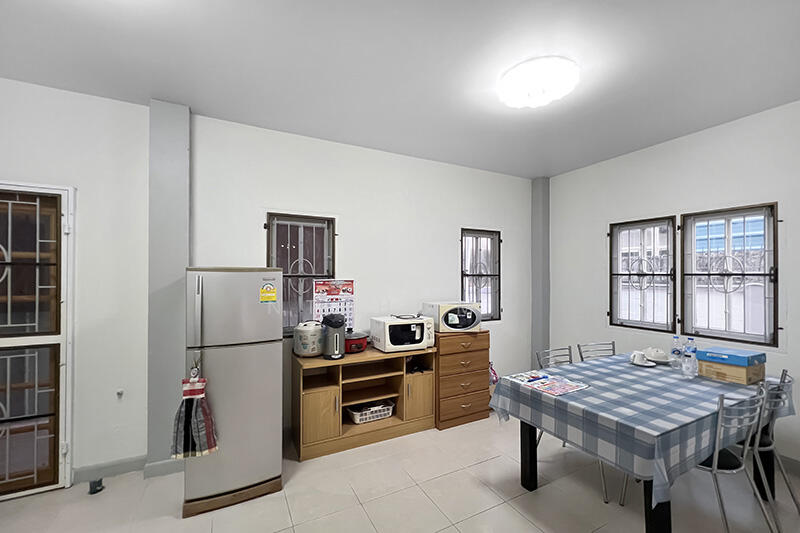 บุรีรมย์ วงแหวน-ปิ่นเกล้า, Nonthaburi, Plai Bang, Bang Kruai, Nonthaburi, 3 Bedrooms, 150 sqm, Semi-Detached House (Twin House) For Sale, by NTBHOME, 500141471 - DDproperty.com