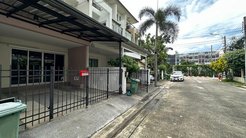 Vista Park Ratchada-Ramindra, Bangkok, Ratchada-Ramintra Road, Ram Inthra, Khan Na Yao, Bangkok, 4 Bedrooms, 178 sqm, Townhouse For Sale, by คุณ อนาคต ( อนาคต ), 500141485 - DDproperty.com