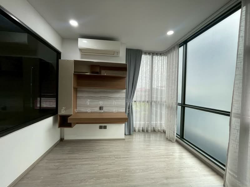 For Sale - Rhythm Ekkamai, Bangkok