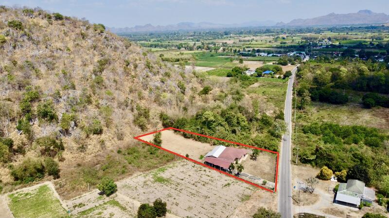 ขาย - บ้านติดเขา กาญจนบุรี ใกล้แม่น้ำแควน้อย 2 ไร่ 1 งาน, กาญจนบุรี