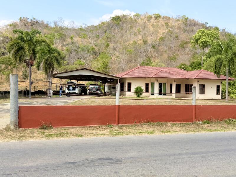 ขาย - บ้านติดเขา กาญจนบุรี ใกล้แม่น้ำแควน้อย 2 ไร่ 1 งาน, กาญจนบุรี