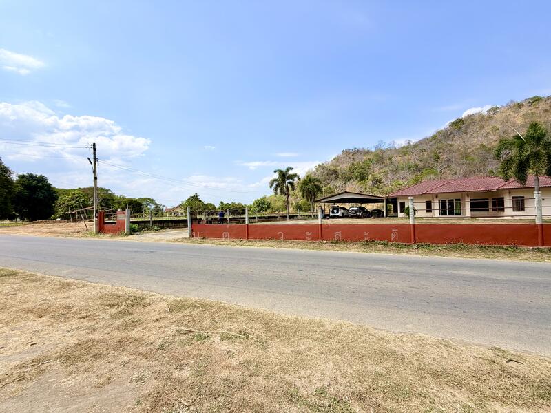 ขาย - บ้านติดเขา กาญจนบุรี ใกล้แม่น้ำแควน้อย 2 ไร่ 1 งาน, กาญจนบุรี