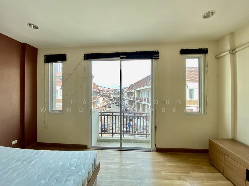 Premium Place Ekkamai-Ramindra, Bangkok, Nuanchan Road, Khlong Kum, Bueng Kum, Bangkok, 3 Bedrooms, 179 sqm, Townhouse For Rent, by Thananthorn Wongvarnkaseam, 500141925 - DDproperty.com