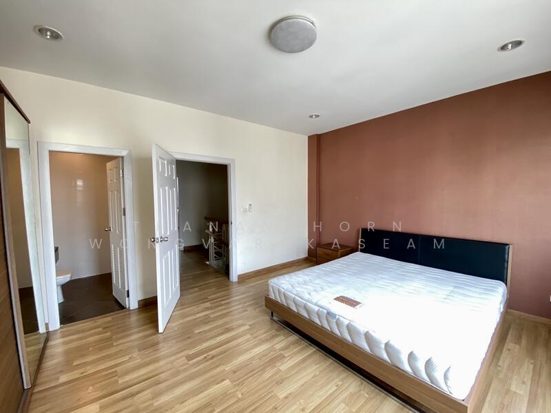 Premium Place Ekkamai-Ramindra, Bangkok, Nuanchan Road, Khlong Kum, Bueng Kum, Bangkok, 3 Bedrooms, 179 sqm, Townhouse For Rent, by Thananthorn Wongvarnkaseam, 500141925 - DDproperty.com