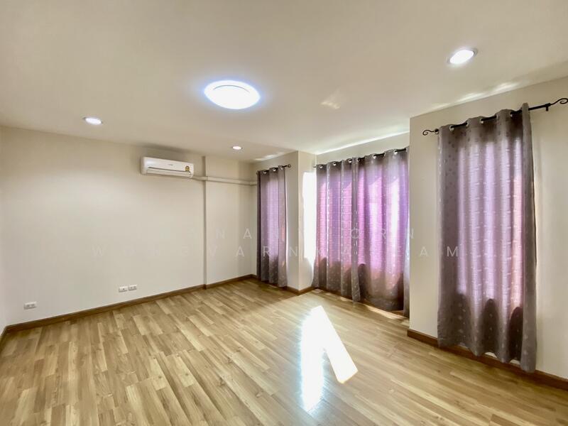 Premium Place Ekkamai-Ramindra, Bangkok, Nuanchan Road, Khlong Kum, Bueng Kum, Bangkok, 3 Bedrooms, 179 sqm, Townhouse For Rent, by Thananthorn Wongvarnkaseam, 500141925 - DDproperty.com
