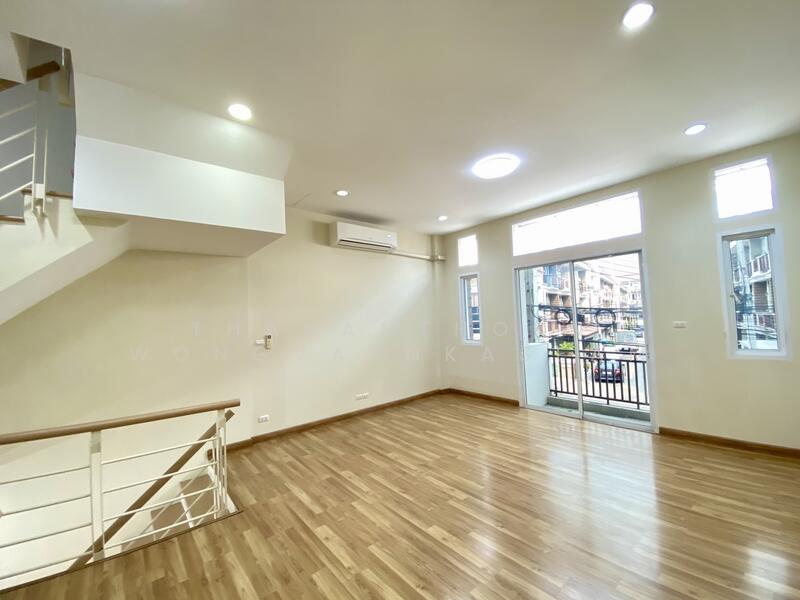 Premium Place Ekkamai-Ramindra, Bangkok, Nuanchan Road, Khlong Kum, Bueng Kum, Bangkok, 3 Bedrooms, 179 sqm, Townhouse For Rent, by Thananthorn Wongvarnkaseam, 500141925 - DDproperty.com