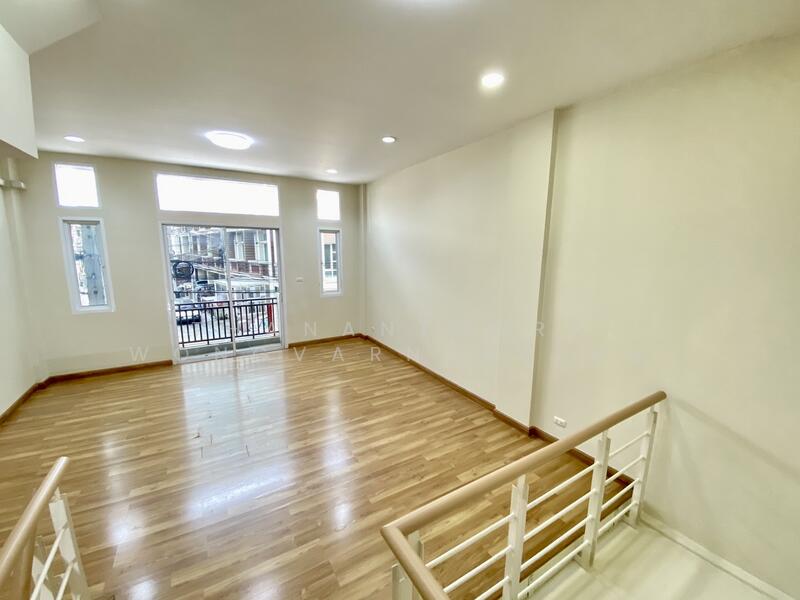 Premium Place Ekkamai-Ramindra, Bangkok, Nuanchan Road, Khlong Kum, Bueng Kum, Bangkok, 3 Bedrooms, 179 sqm, Townhouse For Rent, by Thananthorn Wongvarnkaseam, 500141925 - DDproperty.com