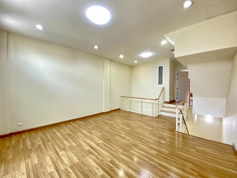 Premium Place Ekkamai-Ramindra : พรีเมี่ยม เพลส เอกมัย-รามอินทรา, กรุงเทพ, ถนนนวลจันทร์, คลองกุ่ม, บึงกุ่ม, กรุงเทพ, 179 ตร.ม., ทาวน์เฮ้าส์ ให้เช่า, โดย Thananthorn Wongvarnkaseam, 500141925 - DDproperty.com