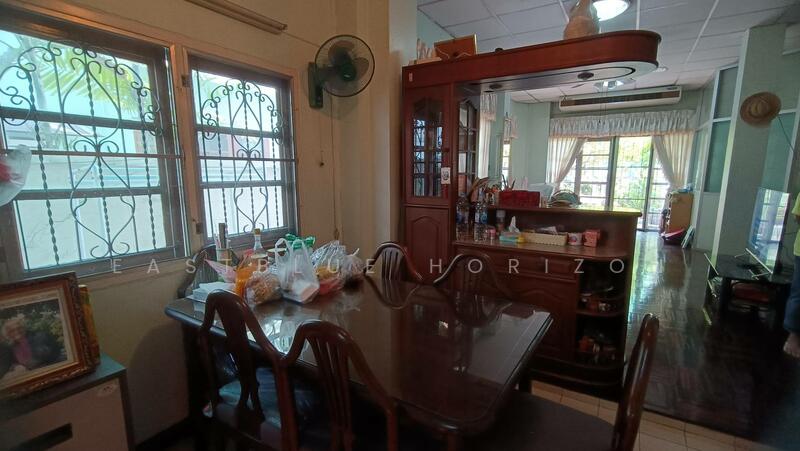 Baan Sri Pramot, Bangkok, Chong Nonsi, Yan Nawa, Bangkok, 4 Bedrooms, 300 sqm, Semi-Detached House (Twin House) For Sale, by Eastblue Horizon, 500142152 - DDproperty.com