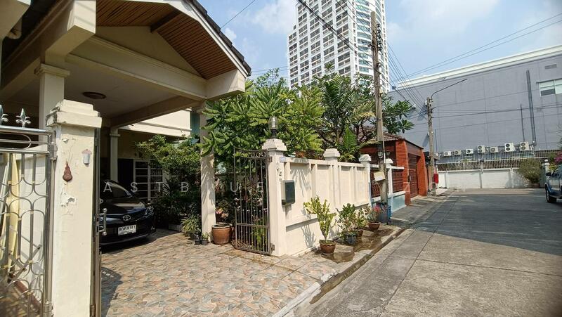 Baan Sri Pramot, Bangkok, Chong Nonsi, Yan Nawa, Bangkok, 4 Bedrooms, 300 sqm, Semi-Detached House (Twin House) For Sale, by Eastblue Horizon, 500142152 - DDproperty.com