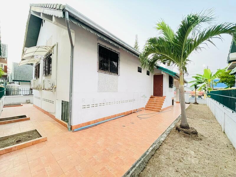 House 2 Bedrooms for sale East Pattaya, Chon Buri (Pattaya), Bang Lamung, Bang Lamung (Pattaya), Chon Buri (Pattaya), 2 Bedrooms, 300 sqm, Single Detached House For Sale, by PLC Real Estate, 500142207 - DDproperty.com