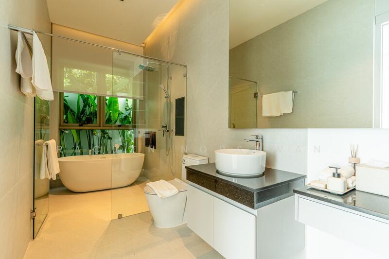 sale! Luxury villa in Rawai, Phuket. 216 sq.m., 2 bedrooms. Selling for 13.9 million baht., Phuket, Rawai, Muang Phuket, Phuket, 1 Bedroom, 216 sqm, Villa For Sale, by Rachen Nopsuwan, 500142220 - DDproperty.com