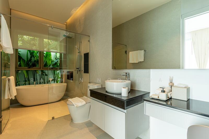 sale! Luxury villa in Rawai, Phuket. 216 sq.m., 2 bedrooms. Selling for 13.9 million baht., Phuket, Rawai, Muang Phuket, Phuket, 1 Bedroom, 216 sqm, Villa For Sale, by Rachen Nopsuwan, 500142220 - DDproperty.com