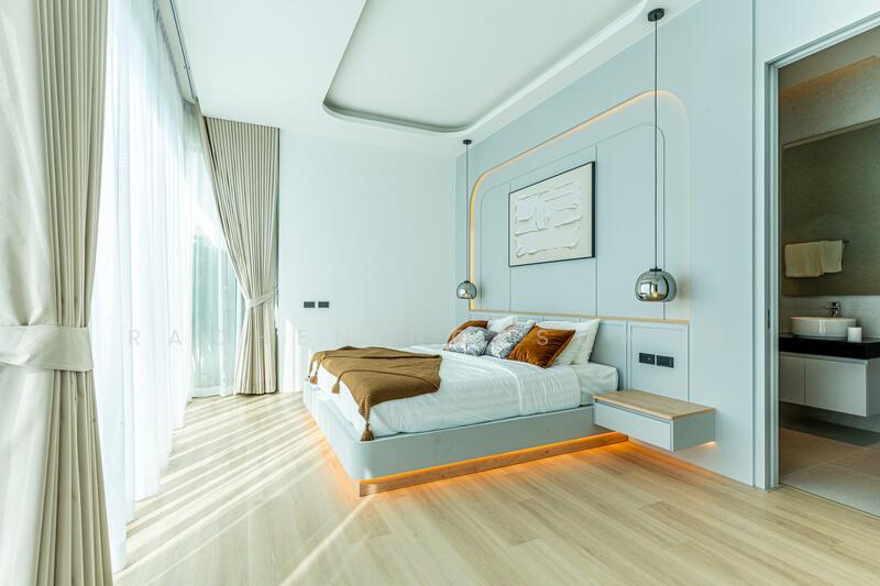 sale! Luxury villa in Rawai, Phuket. 216 sq.m., 2 bedrooms. Selling for 13.9 million baht., Phuket, Rawai, Muang Phuket, Phuket, 1 Bedroom, 216 sqm, Villa For Sale, by Rachen Nopsuwan, 500142220 - DDproperty.com