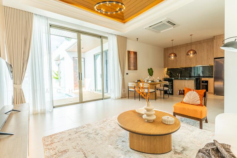 sale! Luxury villa in Rawai, Phuket. 216 sq.m., 2 bedrooms. Selling for 13.9 million baht., Phuket, Rawai, Muang Phuket, Phuket, 1 Bedroom, 216 sqm, Villa For Sale, by Rachen Nopsuwan, 500142220 - DDproperty.com