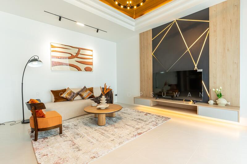 sale! Luxury villa in Rawai, Phuket. 216 sq.m., 2 bedrooms. Selling for 13.9 million baht., Phuket, Rawai, Muang Phuket, Phuket, 1 Bedroom, 216 sqm, Villa For Sale, by Rachen Nopsuwan, 500142220 - DDproperty.com