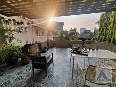 ขาย - Private house in compound with tropical charm with indoor terrace (２５１１４１６), กรุงเทพ