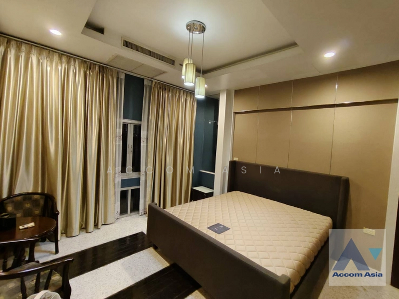 For Sale - Private house in compound with tropical charm with indoor terrace (2511416), Bangkok