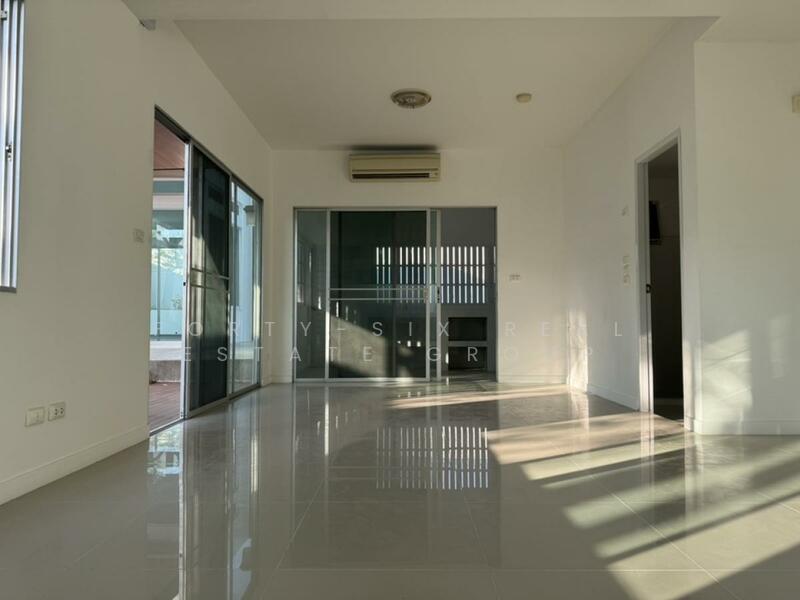 ให้เช่า ทาวน์เฮาส์รีโนเวทใหม่ Baan mai บ้านหลังมุม ใหญ่สุดในโครงการ, Bangkok, พระรามที่2 ซอย47, Tha Kham, Bang Khun Thian, Bangkok, 4 Bedrooms, 215 sqm, Townhouse For Rent, by Forty-Six Real Estate Group, 500142360 - DDproperty.com