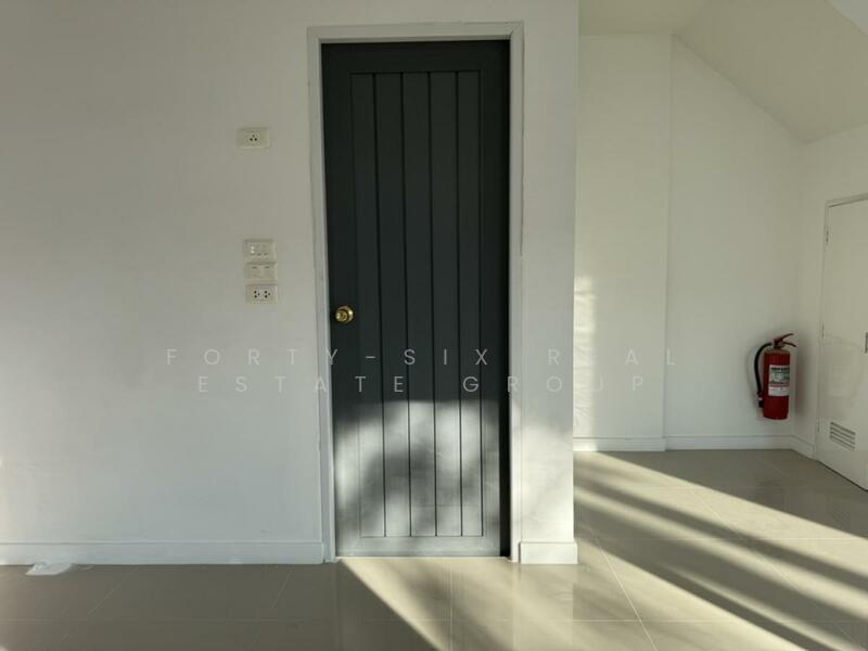 ให้เช่า ทาวน์เฮาส์รีโนเวทใหม่ Baan mai บ้านหลังมุม ใหญ่สุดในโครงการ, Bangkok, พระรามที่2 ซอย47, Tha Kham, Bang Khun Thian, Bangkok, 4 Bedrooms, 215 sqm, Townhouse For Rent, by Forty-Six Real Estate Group, 500142360 - DDproperty.com