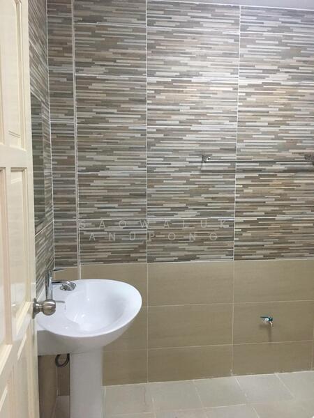 ทาวน์เฮ้าส์ 3 ชั้น หมู่บ้านอัมราวดี วิภาวดี 64, Bangkok, Talat Bang Khen, Lak Si, Bangkok, 4 Bedrooms, 200 sqm, Townhouse For Sale, by Saowaluk Anupong, 500142379 - DDproperty.com