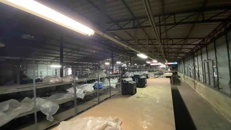 พื้นที่ให้เช่าโกดังเก็บสินค้า ขนาดใหญ่พอๆ กับสนามเทนนิสใหญ่2สนาม ตอนนี้ทำเป็นโกดังเก็บสินค้า, กรุงเทพ, อรุณอมรินทร์, บางกอกน้อย, กรุงเทพ, 500 ตร.ม., โกดัง-โรงงาน ให้เช่า, โดย Forty-Six Real Estate Group, 500142397 - DDproperty.com