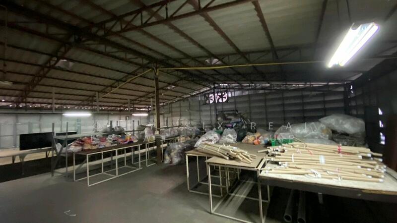 พื้นที่ให้เช่าโกดังเก็บสินค้า ขนาดใหญ่พอๆ กับสนามเทนนิสใหญ่2สนาม ตอนนี้ทำเป็นโกดังเก็บสินค้า, Bangkok, Arun Amarin, Bangkok Noi, Bangkok, , 500 sqm, Warehouse/Factory For Rent, by Forty-Six Real Estate Group, 500142397 - DDproperty.com