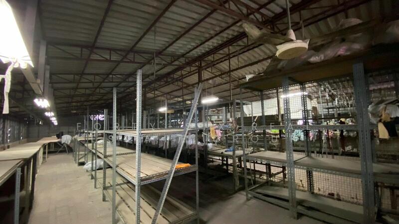 พื้นที่ให้เช่าโกดังเก็บสินค้า ขนาดใหญ่พอๆ กับสนามเทนนิสใหญ่2สนาม ตอนนี้ทำเป็นโกดังเก็บสินค้า, Bangkok, Arun Amarin, Bangkok Noi, Bangkok, , 500 sqm, Warehouse/Factory For Rent, by Forty-Six Real Estate Group, 500142397 - DDproperty.com