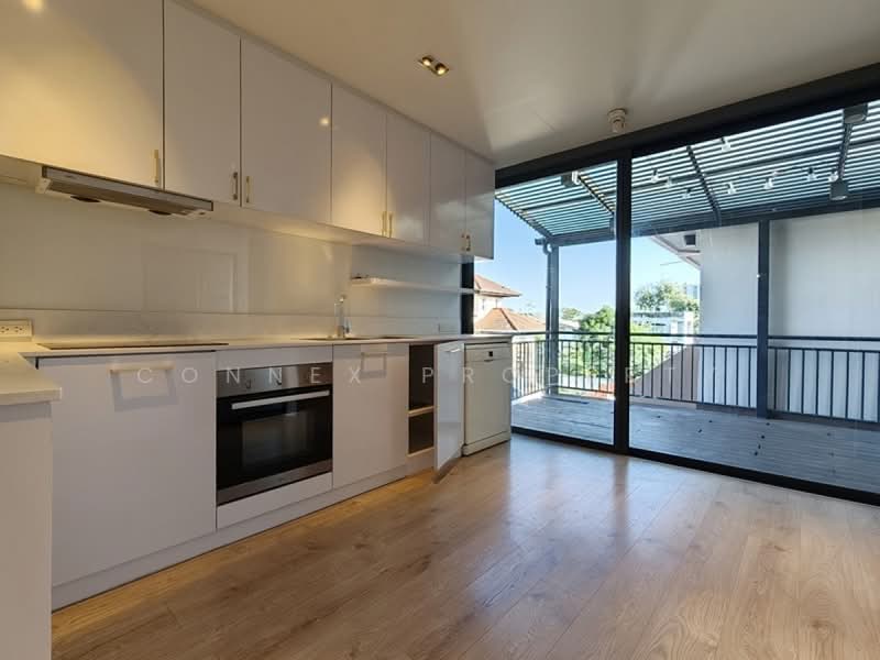 For Rent 3.5-story commercial building near BTS Royal Thai Navy Academy, just 100 meters, Samut Prakan, -, Pak Nam, Muang Samut Prakarn, Samut Prakan, , 300 sqm, Shophouse For Rent, by Connex Property, 500142588 - DDproperty.com