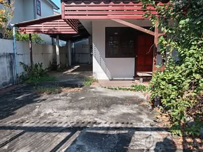 ขาย - บ้านเดี่ยวใกล้แฟชั่นไอส์แลนด์ | 50 ตร.ว. | พระยาสุเรนทร์ 9 | 3.5 ล้านบาท, กรุงเทพ