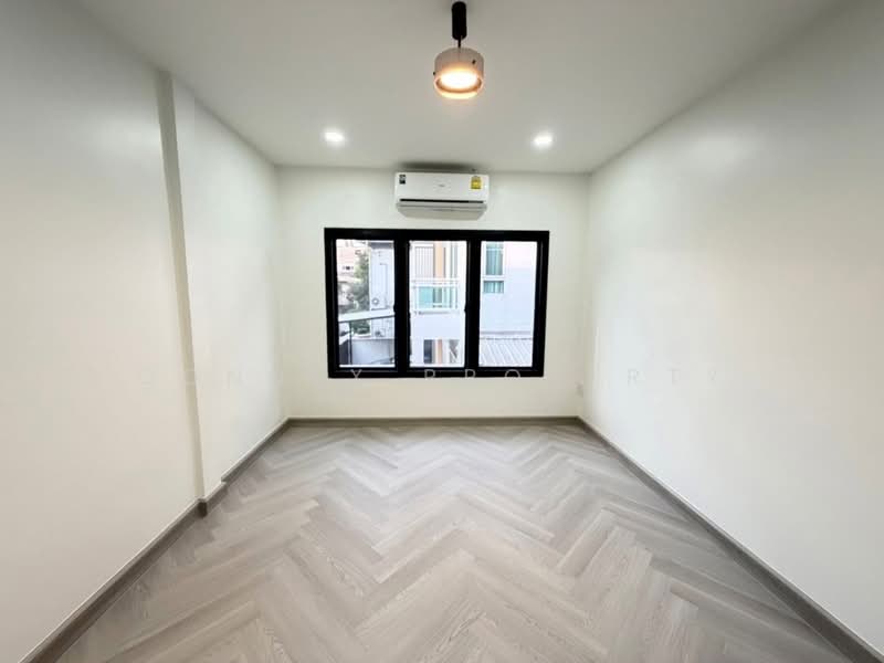 Townhome,Chokchai 4, Soi 22, Bangkok, โชคชัย 4, Lat Phrao, Lat Phrao, Bangkok, 2 Bedrooms, 120 sqm, Townhouse For Sale, by Connex Property, 500142658 - DDproperty.com