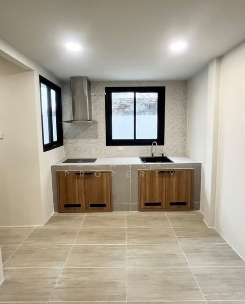 2-Storey townhome Sukhuvit 101, Bangkok, -, Bang Chak, Phra Khanong, Bangkok, 2 Bedrooms, 160 sqm, Townhouse For Sale, by Connex Property, 500142675 - DDproperty.com