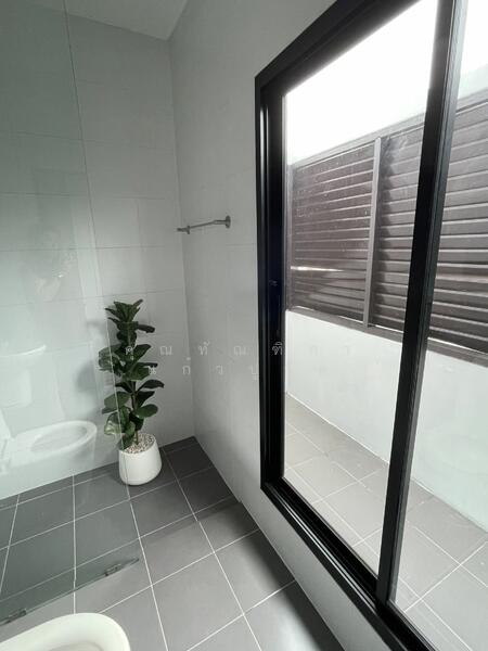 ให้เช่าโฮมออฟฟิต 3ชั้น 30ตร.วใกล้สน.กองปรามถ.โชคชัย4ลาดพร้าว, กรุงเทพ, ลาดพร้าว, ลาดพร้าว, กรุงเทพ, 360 ตร.ม., ทาวน์เฮ้าส์ ให้เช่า, โดย คุณทัณฑิกา แก้วปู่วัด, 500142750 - DDproperty.com