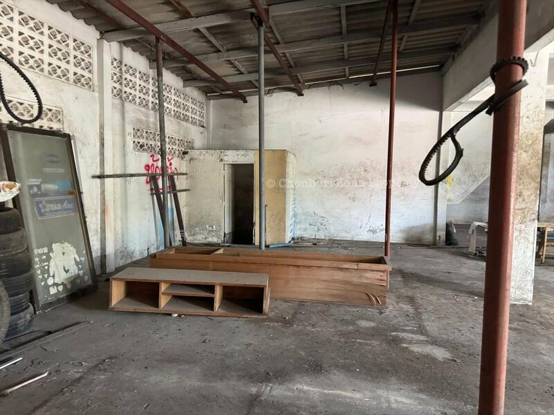 ให้เช่า - ให้เช่าโกดังเก็บสินค้า 800 ตรม. ทำเลดีติดถนนสุขุมวิท บางพระ ศรีราชา, ชลบุรี