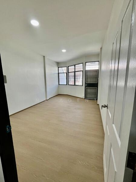 2-story Townhouse Soi Charoen Krung 107, Bangkok, Bang Klo, Bang Kho Laem, Bangkok, 3 Bedrooms, 126 sqm, Townhouse For Rent, by NR AGENT, 500142968 - DDproperty.com