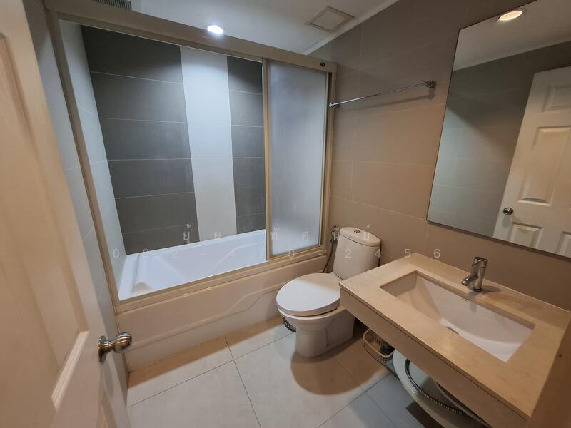 Lumpini Suite Pinklao, Bangkok, 1 Somdet Phra Pin Klao Rd, Bang Yi Khan, Bang Phlat, Bangkok, 2 Bedrooms, 63 sqm, Condo For Rent, by ยุ้ย ทัศนีย์ 082-478-2456, 500143002 - DDproperty.com