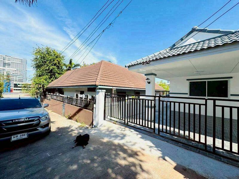 ขายบ้านเดี่ยวชั้นเดียว รีโนเวทใหม่ ซอยเขาพุทธโคดม ศรีราชา, ชลบุรี, ศรีราชา, ศรีราชา, ชลบุรี, 150 ตร.ม., บ้านเดี่ยว ขาย, โดย ดุสิต แสงฟ้า, 500143174 - DDproperty.com