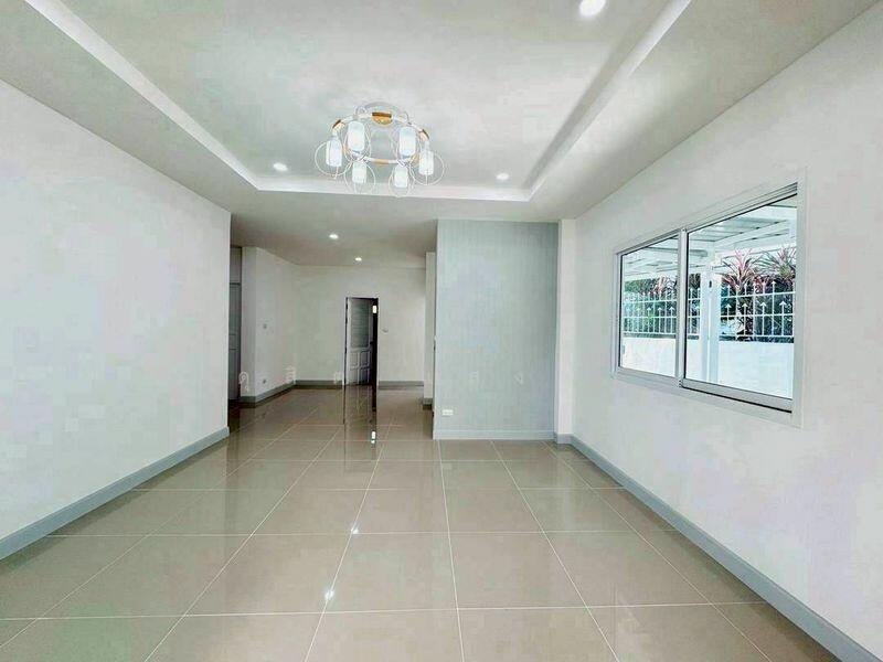 ขายบ้านเดี่ยวชั้นเดียว รีโนเวทใหม่ ซอยเขาพุทธโคดม ศรีราชา, Chon Buri (Pattaya), Si Racha, Si Racha, Chon Buri (Pattaya), 3 Bedrooms, 150 sqm, Single Detached House For Sale, by Dusit Saengfa, 500143174 - DDproperty.com