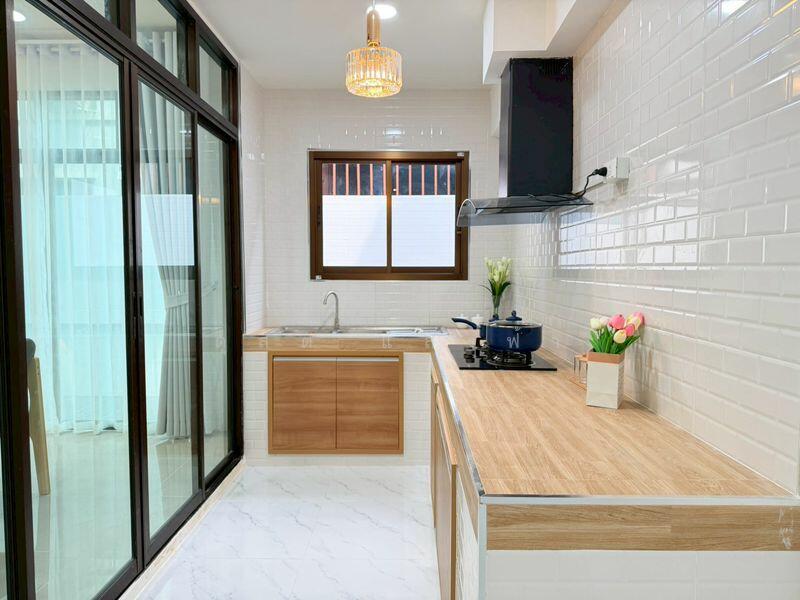 ขายบ้านเดี่ยวรีโนเวทใหม่ ม.โกลเด้นท์โฮม แหลมฉบัง ศรีราชา, Chon Buri (Pattaya), Thung Suk La, Si Racha, Chon Buri (Pattaya), 3 Bedrooms, 150 sqm, Single Detached House For Sale, by Dusit Saengfa, 500143192 - DDproperty.com