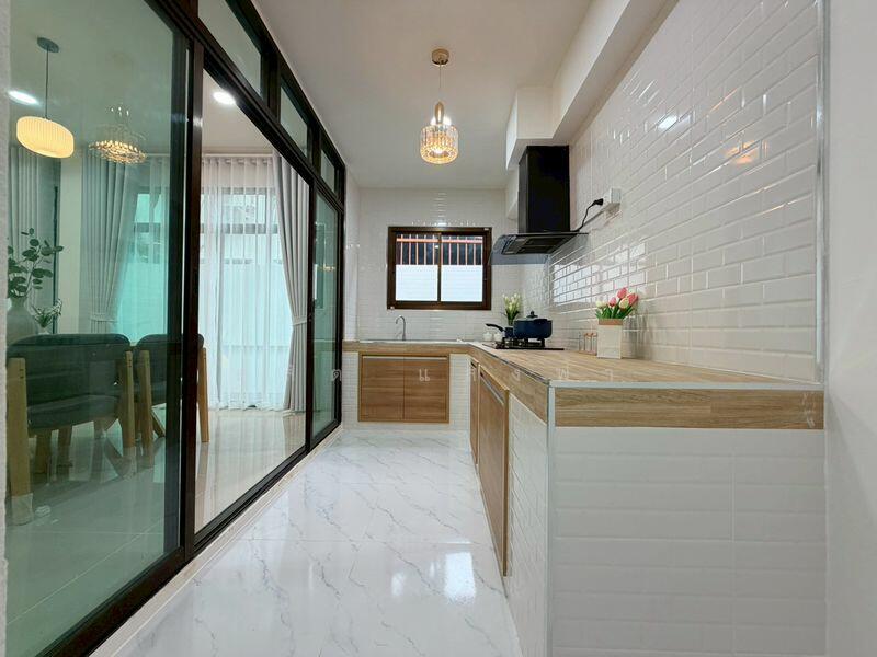 ขายบ้านเดี่ยวรีโนเวทใหม่ ม.โกลเด้นท์โฮม แหลมฉบัง ศรีราชา, ชลบุรี, ทุ่งสุขลา, ศรีราชา, ชลบุรี, 150 ตร.ม., บ้านเดี่ยว ขาย, โดย ดุสิต แสงฟ้า, 500143192 - DDproperty.com