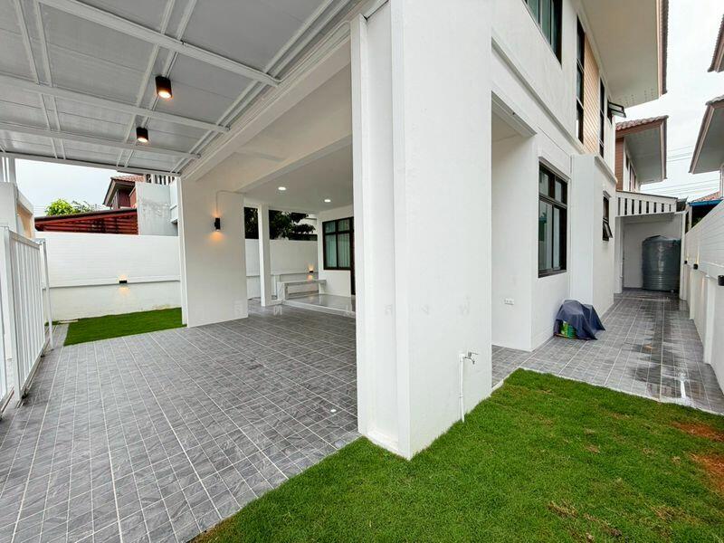 ขายบ้านเดี่ยวรีโนเวทใหม่ ม.โกลเด้นท์โฮม แหลมฉบัง ศรีราชา, Chon Buri (Pattaya), Thung Suk La, Si Racha, Chon Buri (Pattaya), 3 Bedrooms, 150 sqm, Single Detached House For Sale, by Dusit Saengfa, 500143192 - DDproperty.com